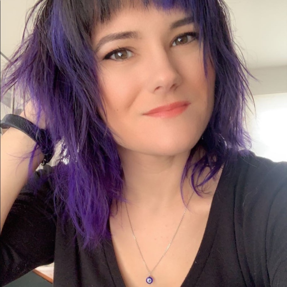 Meet your Posher, Adrienne